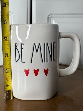 RAE DUNN "BE MINE" MUG